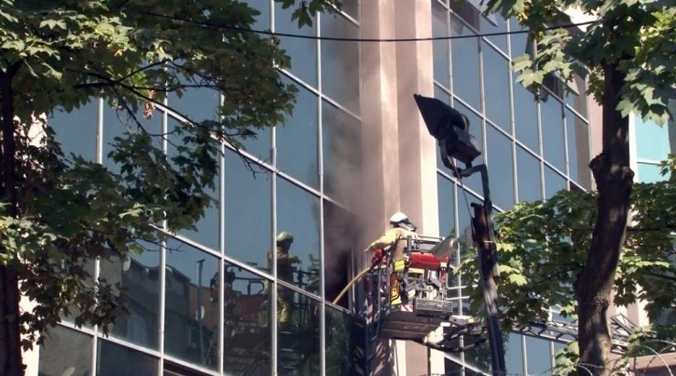 Kağıthane’de tekstil şirketinde korkutan yangın
