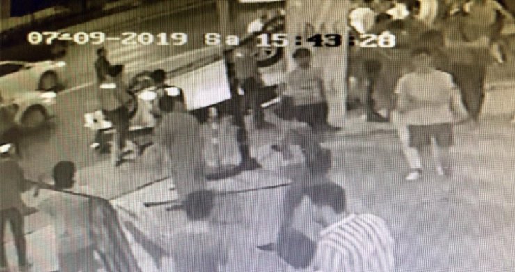 Avcılar’da E-5’de takla atan otomobil kamerada