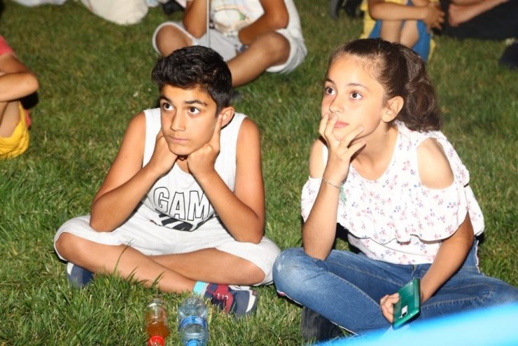 Başakşehir Millet Bahçesi’nde sinema keyfi