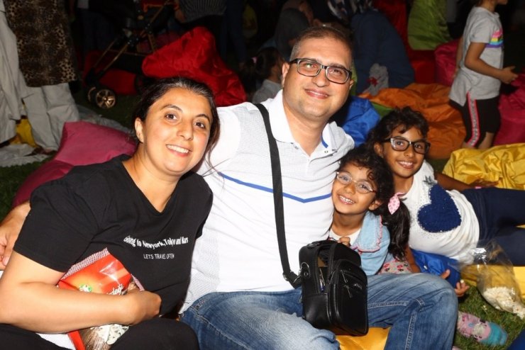 Başakşehir Millet Bahçesi’nde sinema keyfi