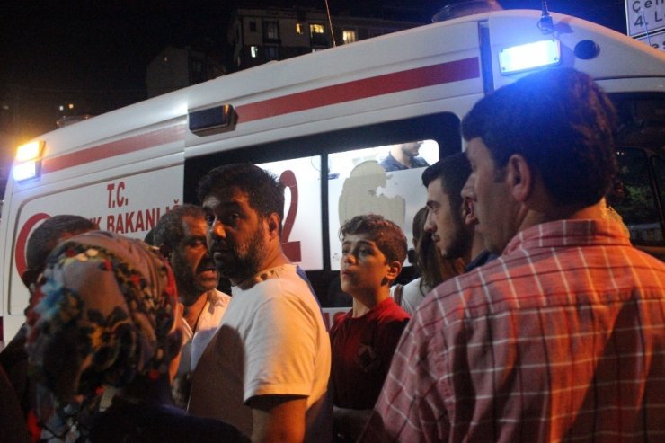 Kağıthane'de, Sürücü kalp spazmı geçirdi, panelvan halk otobüsüne çarptı: 4 yaralı