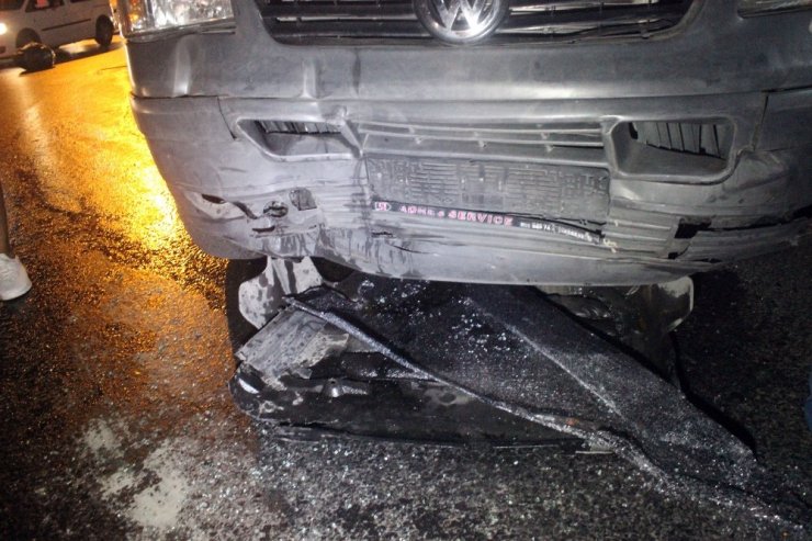 Kağıthane'de, Sürücü kalp spazmı geçirdi, panelvan halk otobüsüne çarptı: 4 yaralı