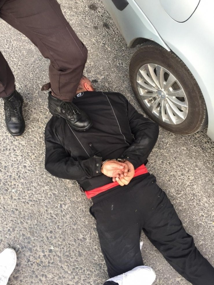 Motosiklet hırsızını mahalleli yakaladı