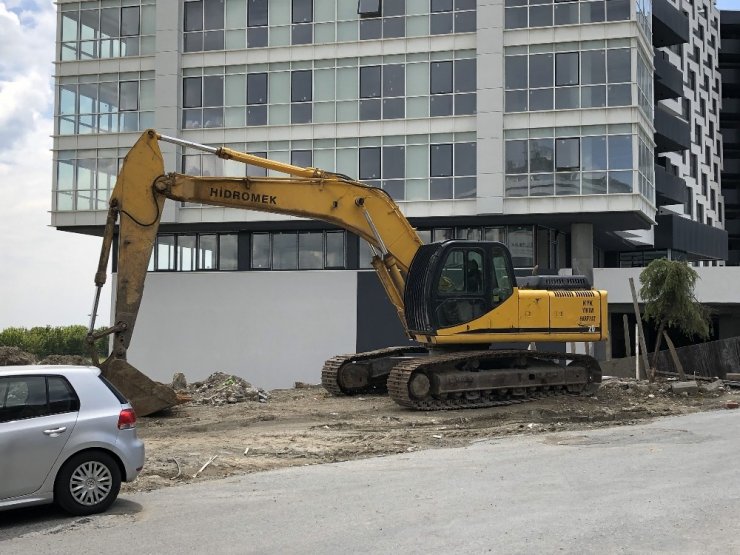 KENTSEL DÖNÜŞÜM YIKIMINDA SİLAHLI GERGİNLİK