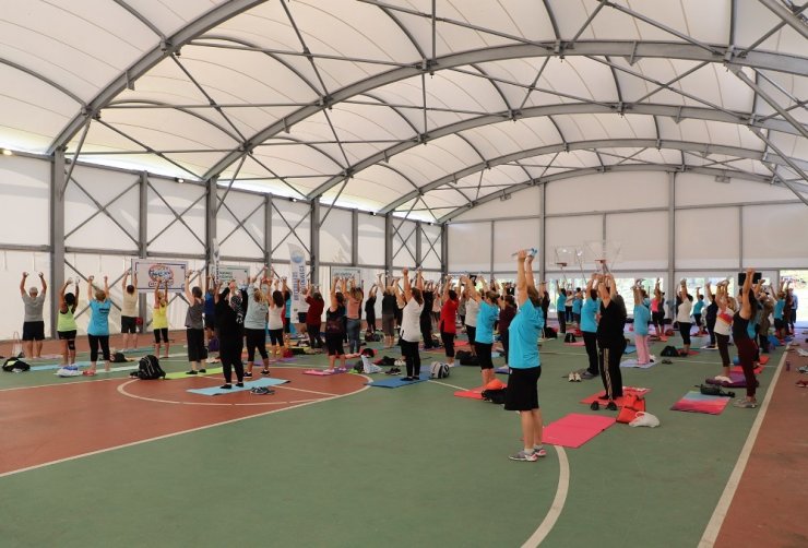 BÜYÜKÇEKMECE’DE ÇEVRE BİLİNCİ VE SPOR EL ELE VERDİ