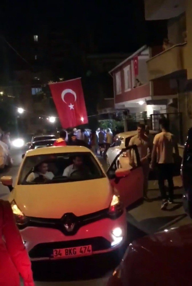 İstanbul'un göbeğinde magandalar tünel kapatıp havaya ateş açtı!