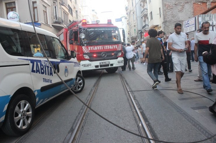 Nostaljik Tramvayın Halatı Koptu