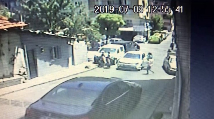 Şişli’de kadın sürücünün küçük kıza çarptığı kaza kamerada İzle