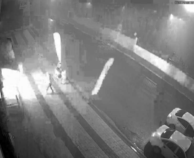 ESENYURT’TA ESNAFI ÖNCE ÖLDÜRDÜLER SONRA YAKTILAR, DEHŞET ANLARI KAMERADA