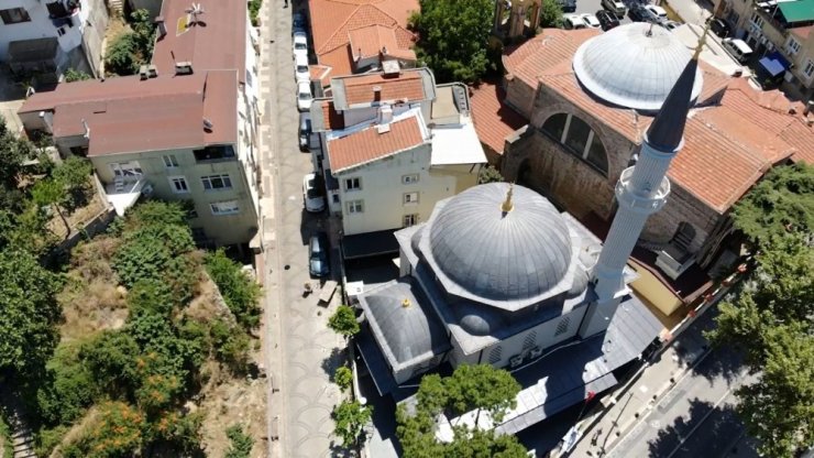 CAMİ, KİLİSE VE SİNAGOGUN AYNI SOKAKTA OLDUĞU KUZGUNCUK HAVADAN GÖRÜNTÜLENDİ