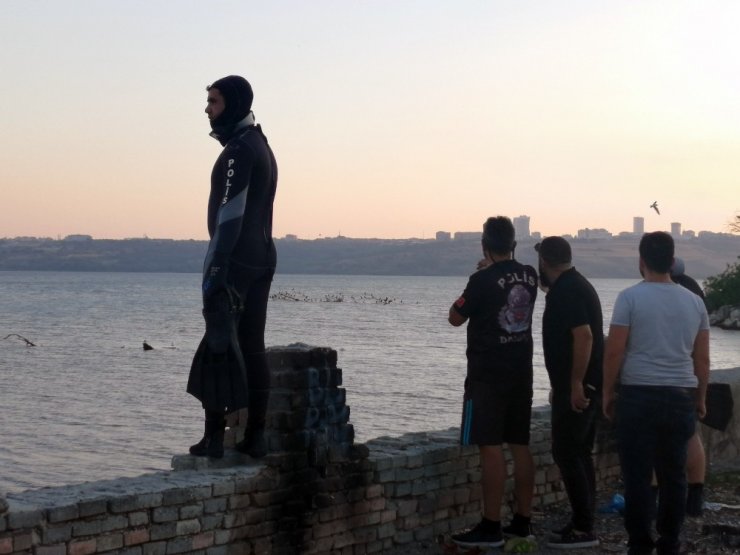 Küçükçekmece Gölü’ne Giren Bir Kişi Kayboldu