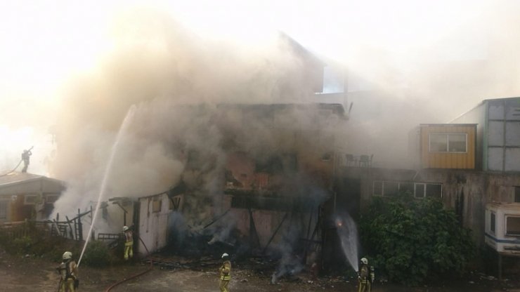 PENDİK’TE YANGIN PANİĞİ