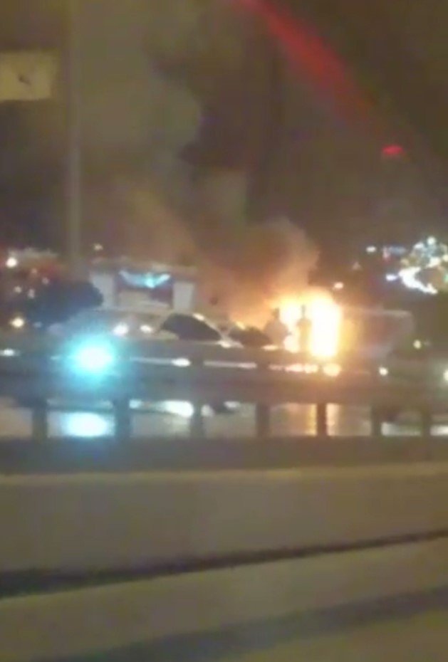 MİNİBÜS SEYİR HALİNDE ALEV ALEV YANDI