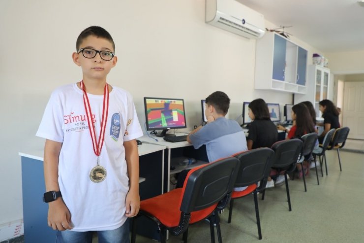 EYÜPSULTANLI ÖĞRENCİLERE ROBOTİK EĞİTİM KURSU