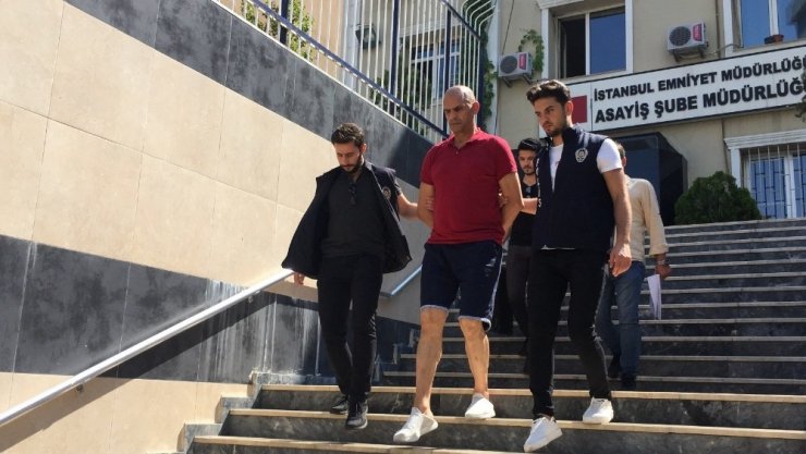 ZEYTİNBURNU’NDA BİR AVM’DE YAŞANAN HIRSIZLIK ANI GÜVENLİK KAMERASINDA