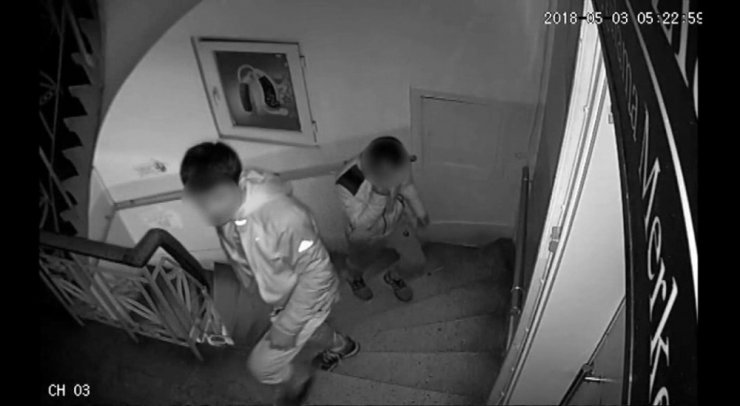 ESENYURT VE FATİH’TE EVLERE DADANAN HIRSIZLAR YAKALANDI