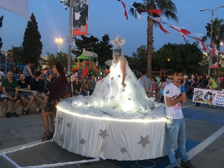 Büyükçekmece’de Renkli Kortej Yürüyüşü