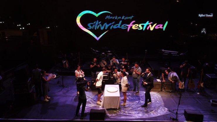 YOĞURT YİYEREK ÇEYREK ALTIN KAZANDI