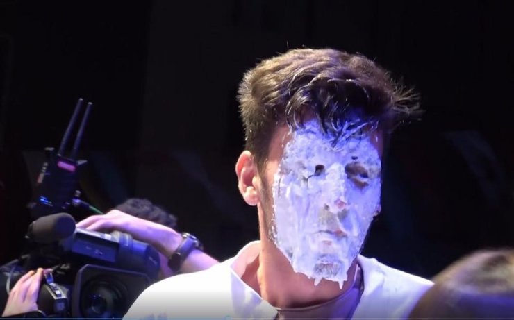 YOĞURT YİYEREK ÇEYREK ALTIN KAZANDI