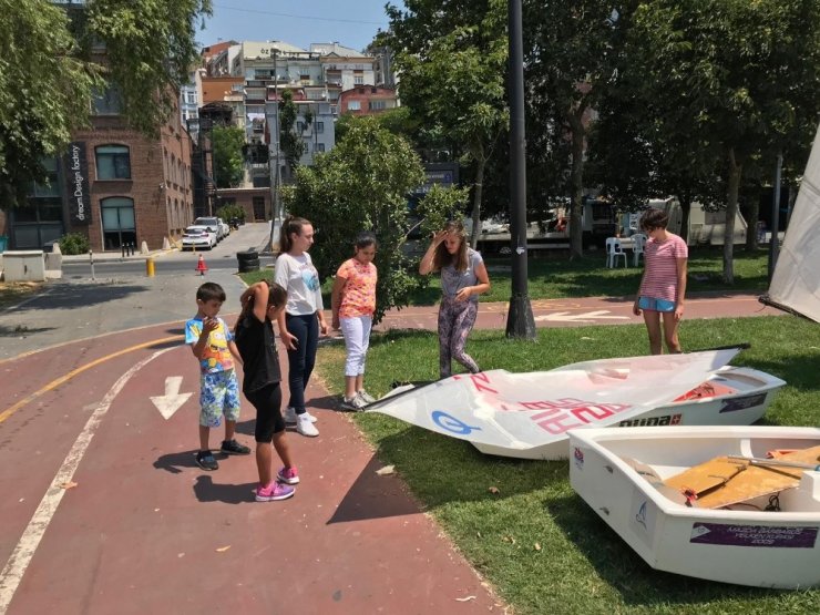 BEYOĞLU’NDA TECRÜBELİ VE PROFESYONEL YELKENCİLER YETİŞİYOR