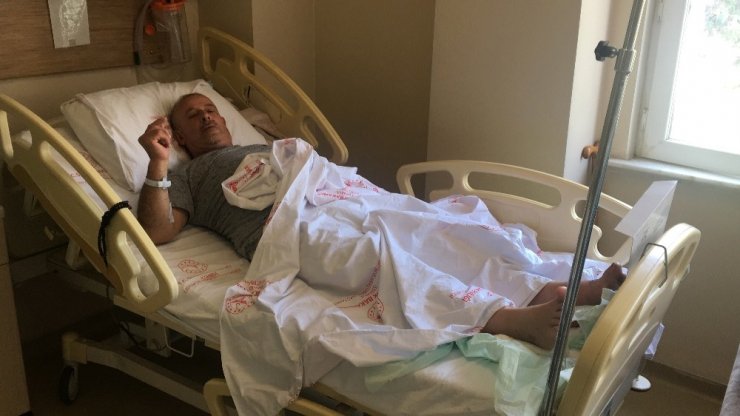 Geri geri gelen kamyonet yaşlı adamı ezdi