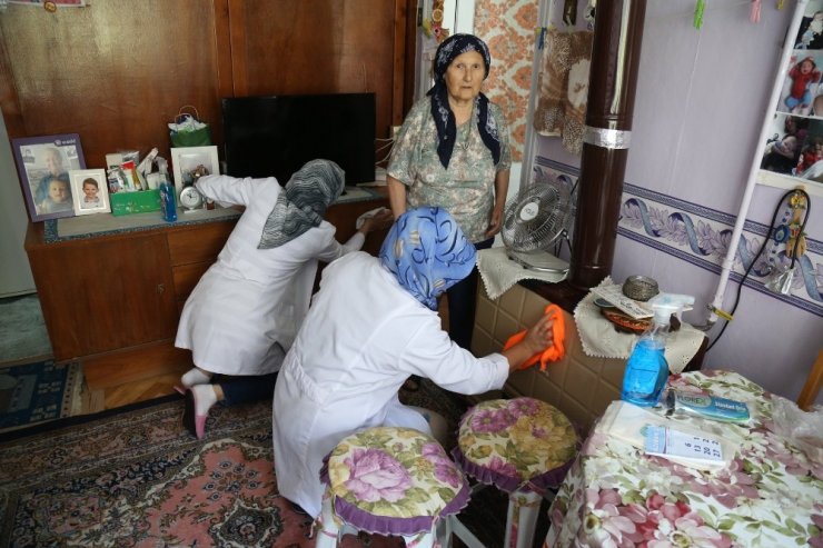 EYÜPSULTAN BELEDİYESİ’NDEN EVDE TEMİZLİK HİZMETİ