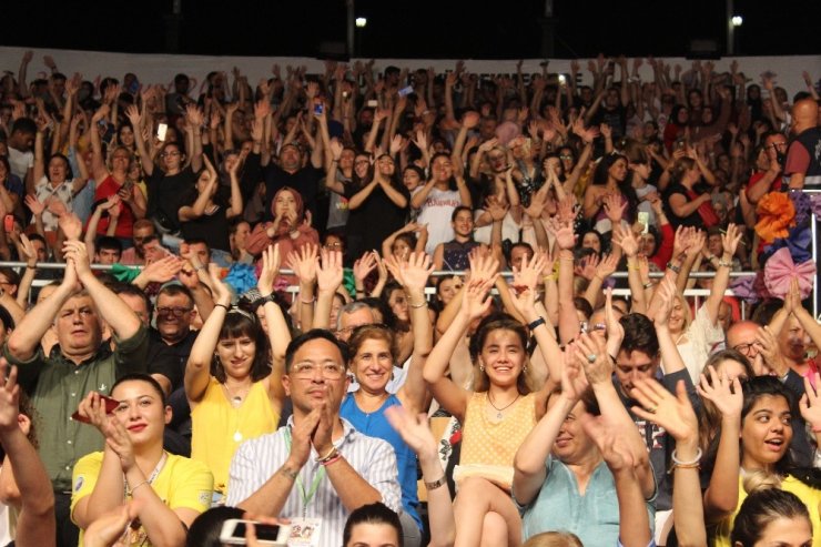 Ferhat Göçer Büyükçekmece'yi Salladı