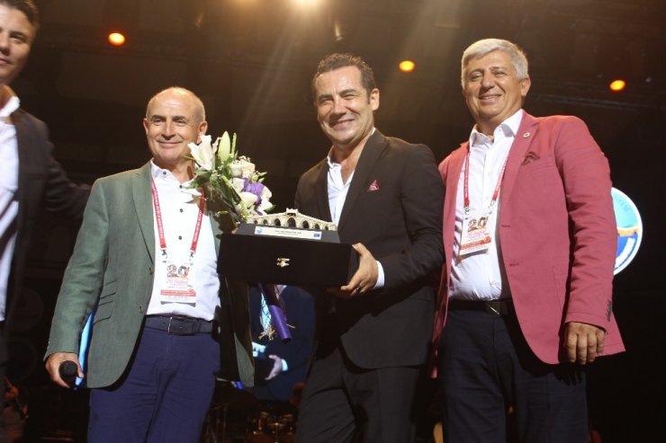 Ferhat Göçer Büyükçekmece'yi Salladı