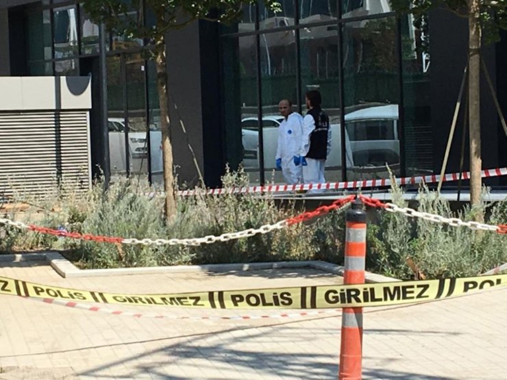 KARTAL’DA BACAKLARI KOPUK KADIN CESEDİ BULUNDU