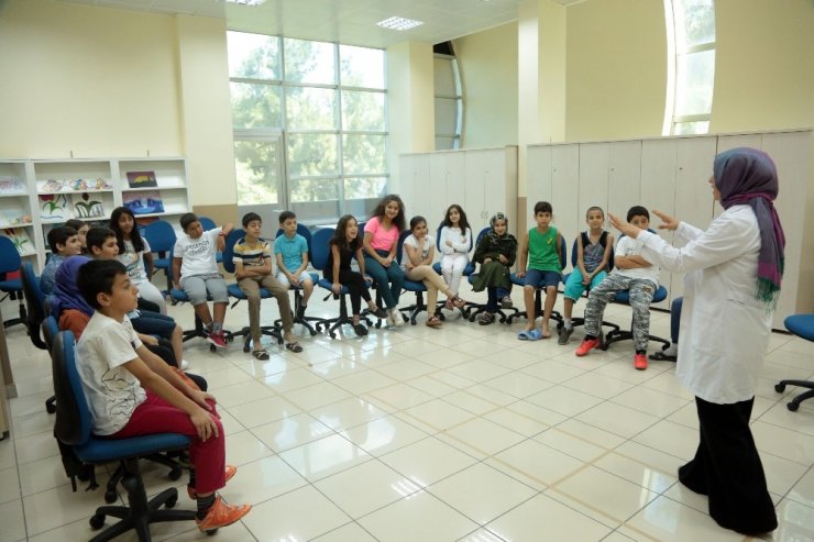 KÜÇÜKÇEKMECELİ ÇOCUKLAR, BEDENSEL SÖZ HAKLARINI ÖĞRENİYOR