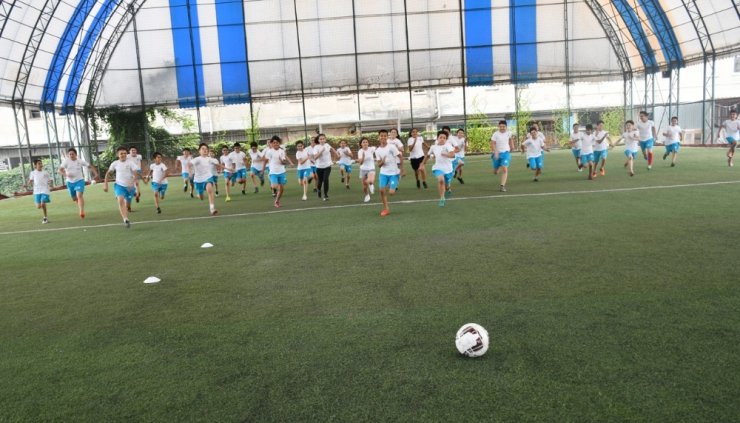 KÜÇÜKÇEKMECE’DE SPORUN MEVSİMİ YOK