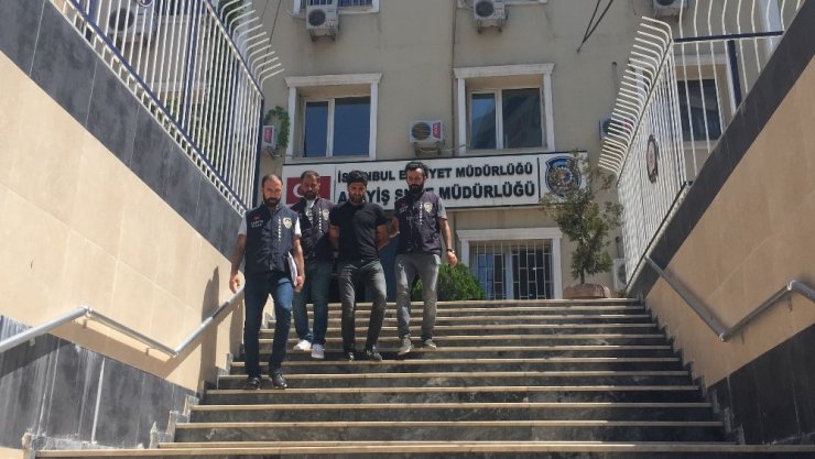 BAŞAKŞEHİR’DE BİR ESNAF, İŞ YERİNE HIRSIZLIK YAPMAK İÇİN GELDİĞİNİ İDDİA ETTİĞİ ŞAHISI VURARAK ÖLDÜRDÜ