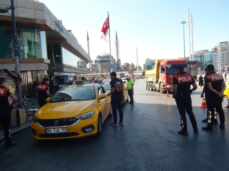 İSTANBUL GENELİNDE “TÜRKİYE HUZUR VE TRAFİK UYGULAMASI” GERÇEKLEŞTİRİLDİ