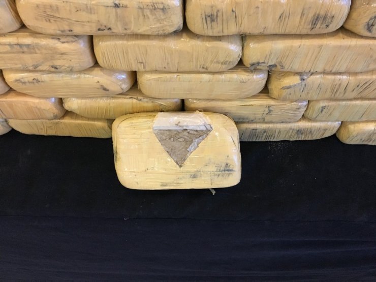 Yöresel Kıyafete Emdirilmiş 16 Kg Afyon Sakızı Ele Geçirildi