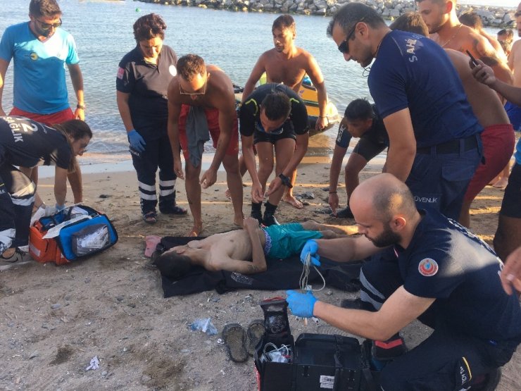 DENİZDE KAYBOLAN GENÇ, 1 BUÇUK SAAT SONRA BULUNDU