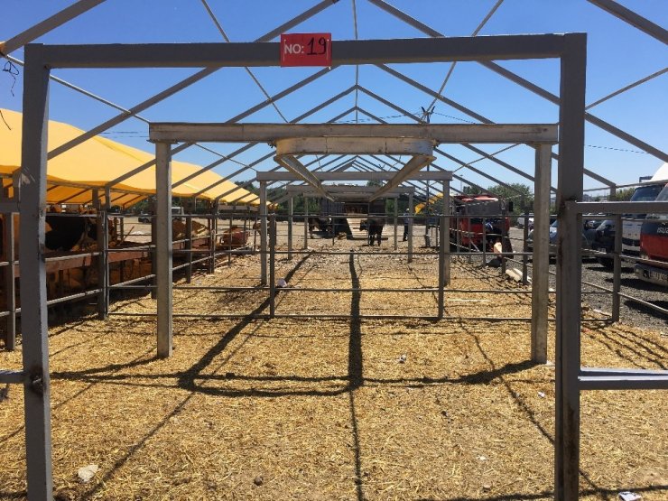 KURBANLIKLARIN YÜZDE 90’I BİTTİ