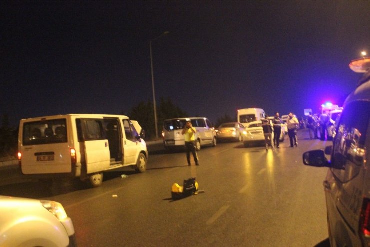 YOL ORTASINDA ARACINI TAMİR ETMEYE ÇALIŞAN SÜRÜCÜ, BAŞKA BİR ARACIN ÇARPMASIYLA ÖLDÜ