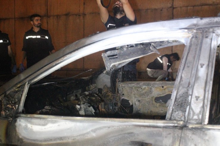 YOL ORTASINDA ARACINI TAMİR ETMEYE ÇALIŞAN SÜRÜCÜ, BAŞKA BİR ARACIN ÇARPMASIYLA ÖLDÜ