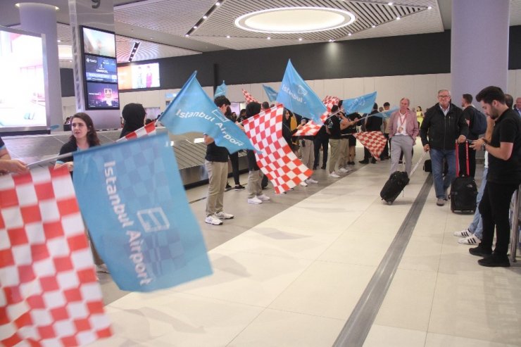 LİVERPOOL, SÜPER KUPA MÜCADELESİ İÇİN İSTANBUL’DA