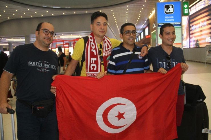 LİVERPOOL VE CHELSEA TARAFTARLARININ İSTANBUL’A GELİŞİ SÜRÜYOR