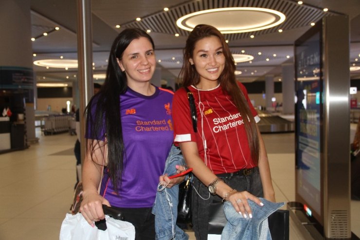 LİVERPOOL VE CHELSEA TARAFTARLARININ İSTANBUL’A GELİŞİ SÜRÜYOR