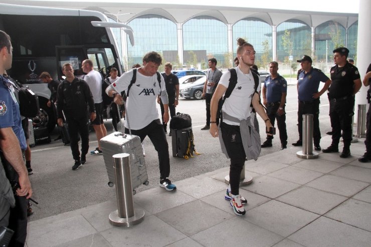 SÜPER KUPA’YI KALDIRAN LİVERPOOL, İNGİLTERE’YE DÖNDÜ