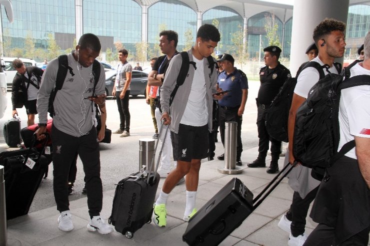 SÜPER KUPA’YI KALDIRAN LİVERPOOL, İNGİLTERE’YE DÖNDÜ