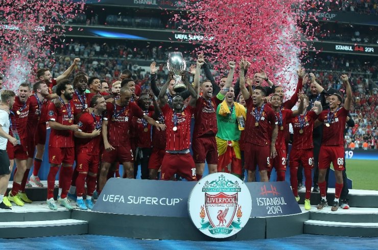 UEFA Süper Kupayı Liverpool, kupasını aldı.