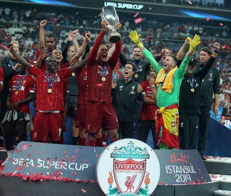 UEFA Süper Kupayı Liverpool, kupasını aldı.