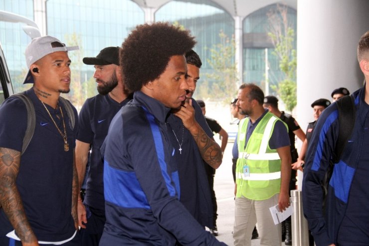 CHELSEA, İNGİLTERE’YE DÖNDÜ