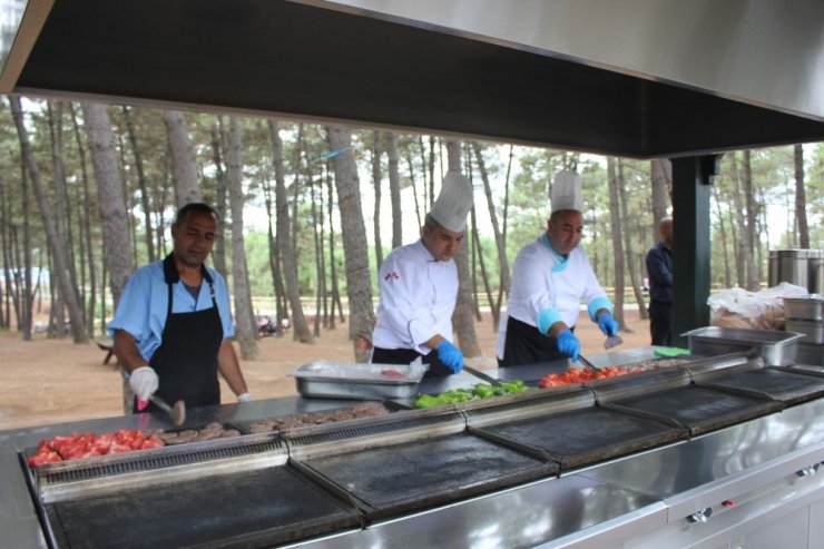 MİLLET BAHÇESİNDE MERKEZİ MANGAL DÖNEMİ