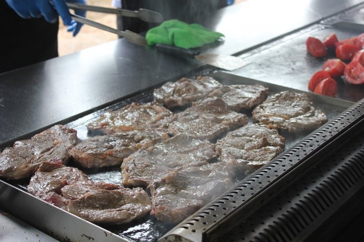 MİLLET BAHÇESİNDE MERKEZİ MANGAL DÖNEMİ