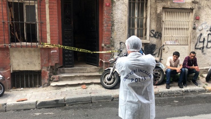 Beyoğlu’nda  Vatandaşlara Ceset Şoku