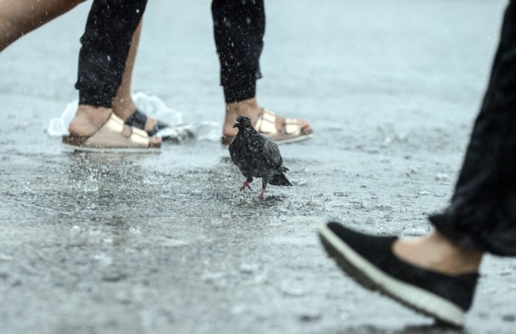 İstanbul'dan ilginç yağmur manzaralar